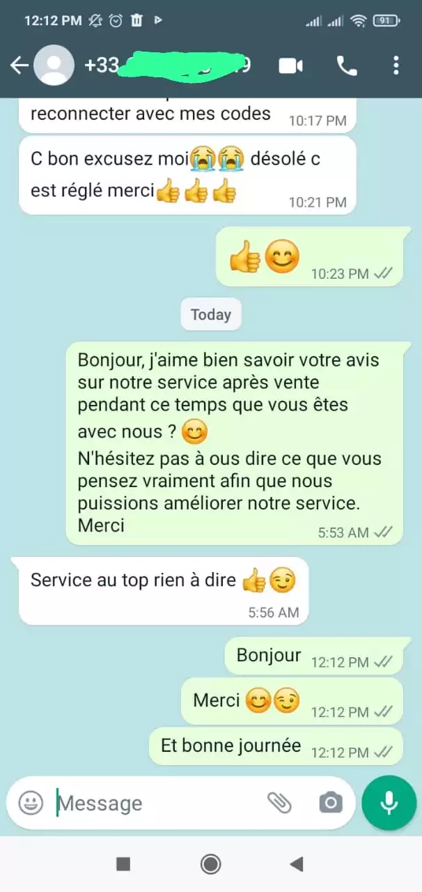 Accueil 13 Capture d'écran de la page d'accueil de FOX IPTV Premium, montrant les offres d'abonnement, les fonctionnalités et une section de support client.